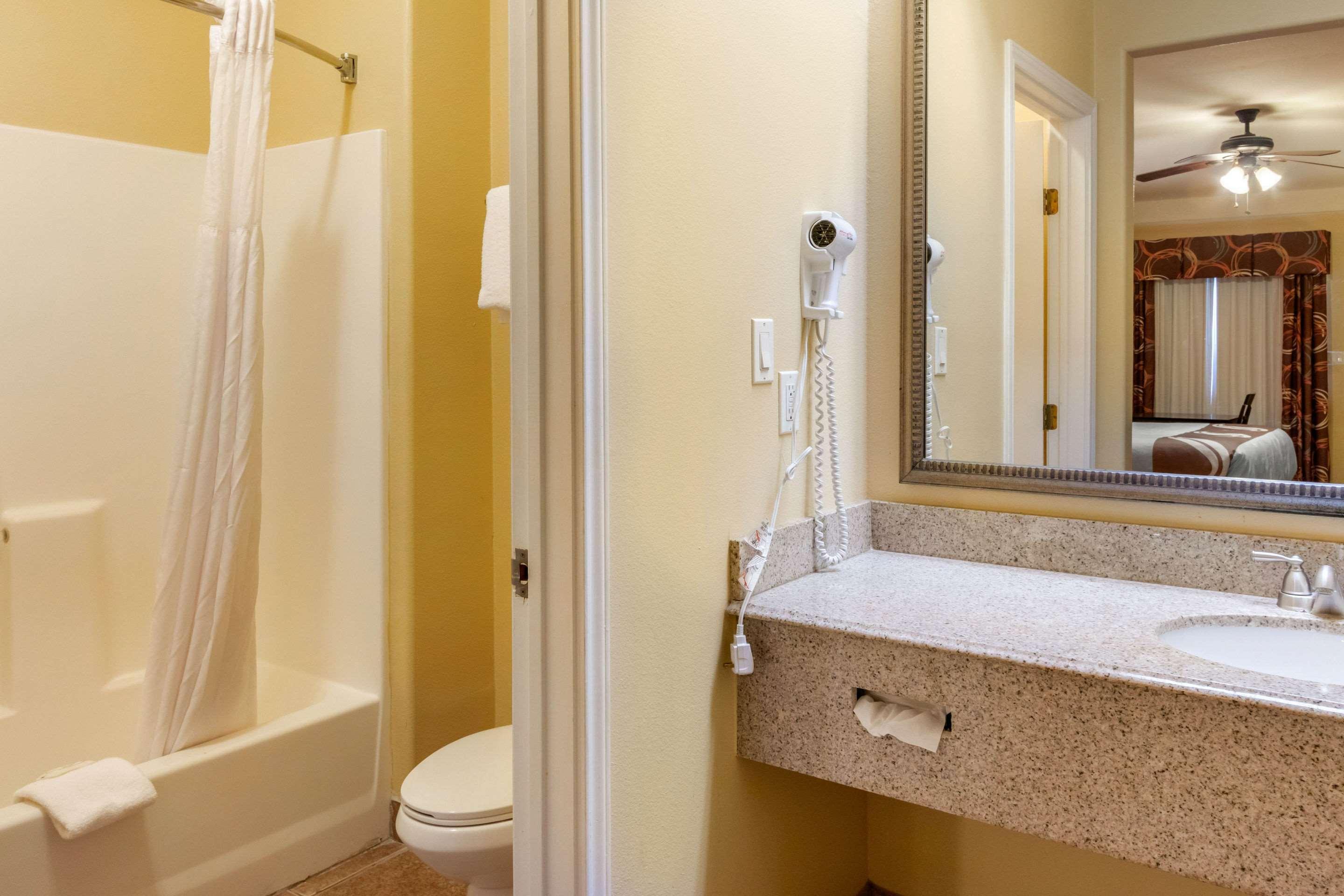 Quality Inn & Suites At The Outlets Mercedes-Weslaco Dış mekan fotoğraf