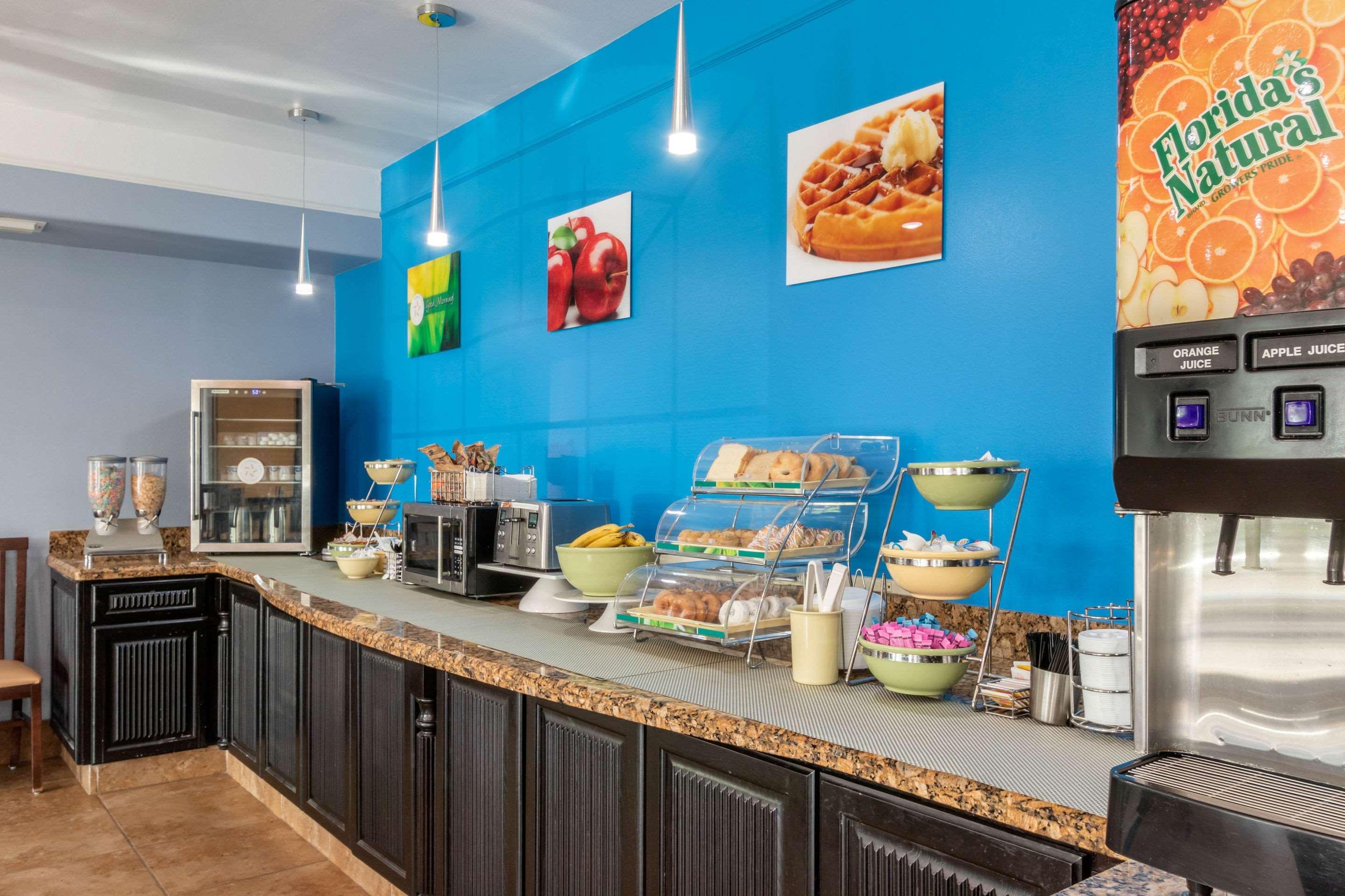Quality Inn & Suites At The Outlets Mercedes-Weslaco Dış mekan fotoğraf
