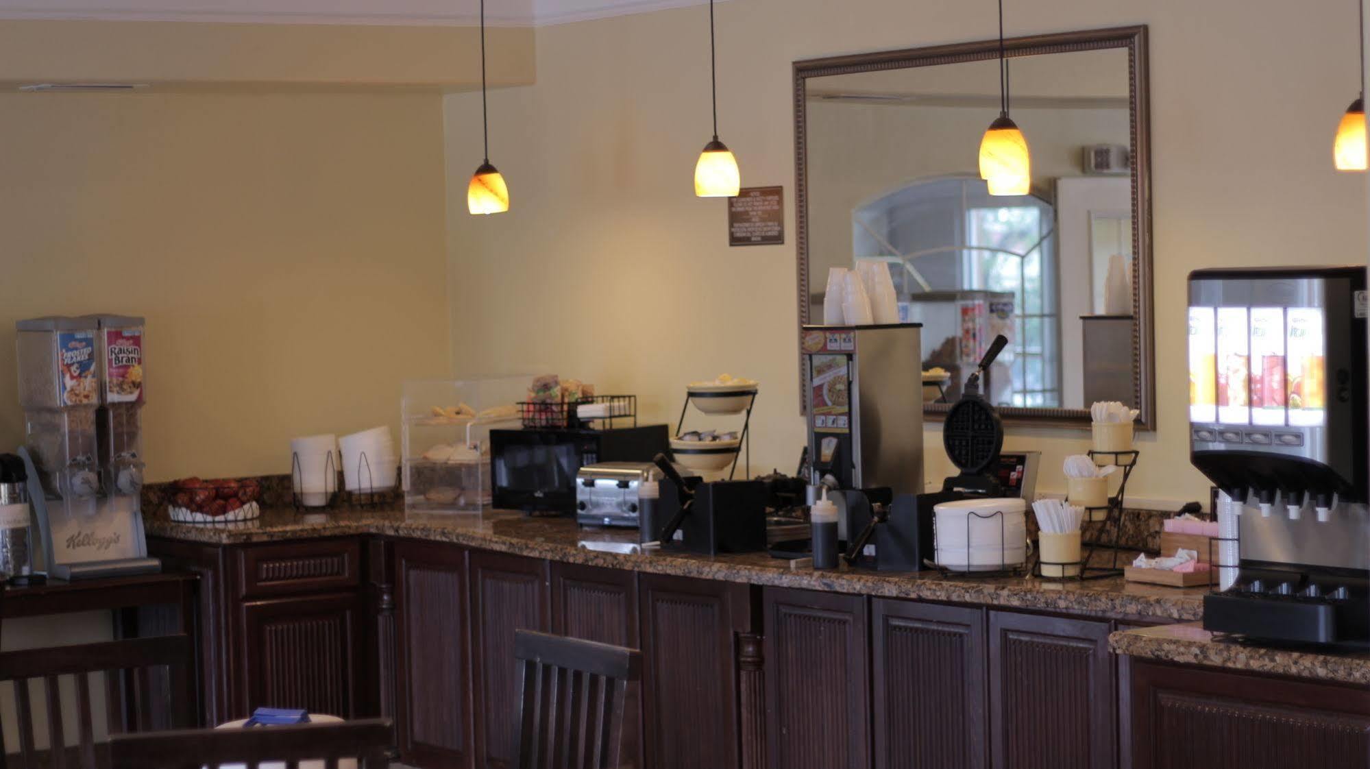 Quality Inn & Suites At The Outlets Mercedes-Weslaco Dış mekan fotoğraf